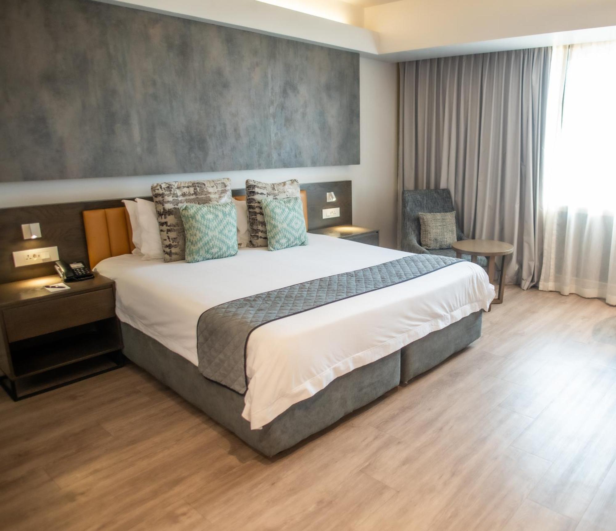 Rainbow Towers Hotel & Conference Centre Harare Esterno foto